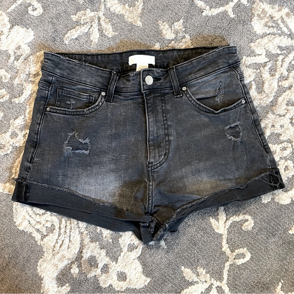 3/$20 🛍️ H&M Stretch Denim Shorts